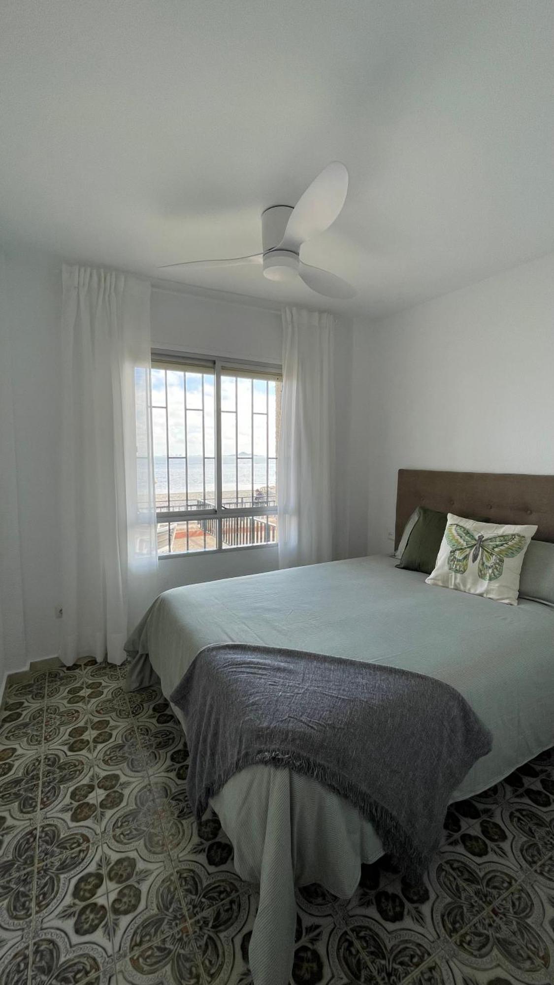 Charming Beachfront Apartment Murcia Exterior photo