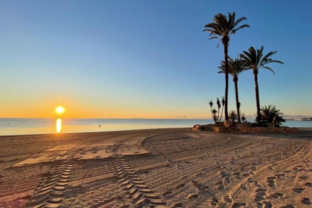 Charming Beachfront Apartment Murcia Exterior photo
